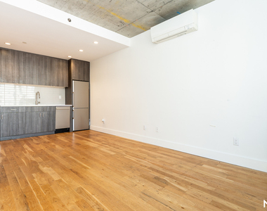 824 E New York Ave 11203 - Photo Thumbnail 7