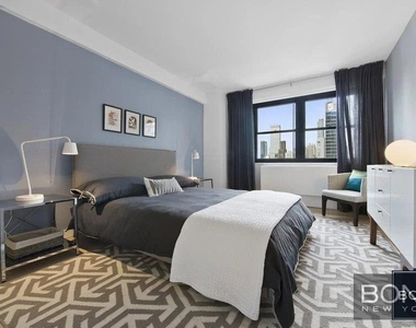 East 39th Street - Photo Thumbnail 3