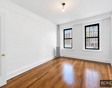 West 11th Street - Photo Thumbnail 6