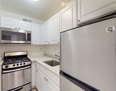 East 63rd Street - Photo Thumbnail 3