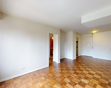 East 63rd Street - Photo Thumbnail 2