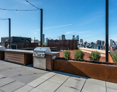 1401 East Madison Street - Photo Thumbnail 30