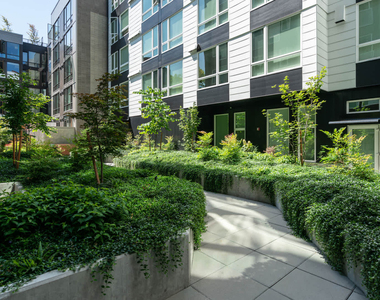 1401 East Madison Street - Photo Thumbnail 34