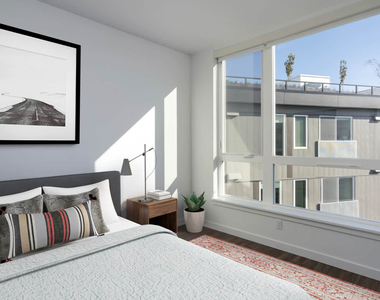 1401 East Madison Street - Photo Thumbnail 35