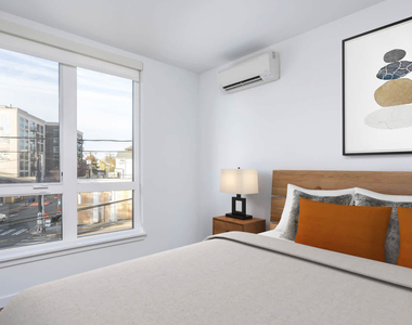 1401 East Madison Street - Photo Thumbnail 14