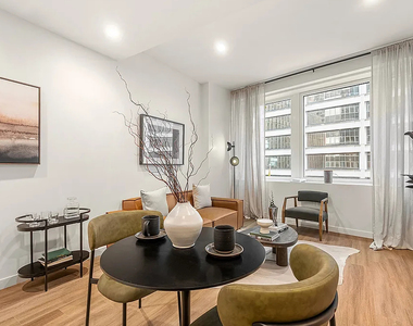 180 Pearl St 10005 - Photo Thumbnail 2
