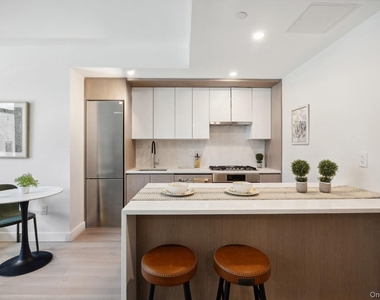 38th Avenue - Photo Thumbnail 5