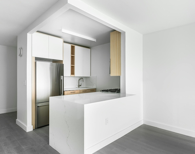 101 West End Ave 10023 - Photo Thumbnail 2