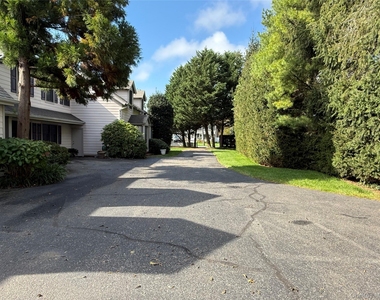 7 Suffolk Lane - Photo Thumbnail 32