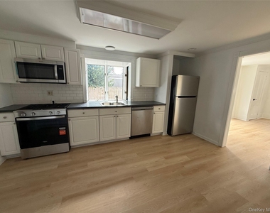 7 Suffolk Lane - Photo Thumbnail 14