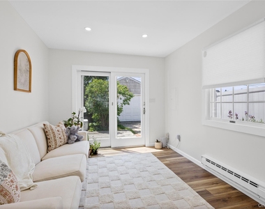 68 Crescent Lane - Photo Thumbnail 5