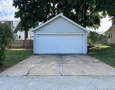 84 Rockaway Parkway - Photo Thumbnail 14