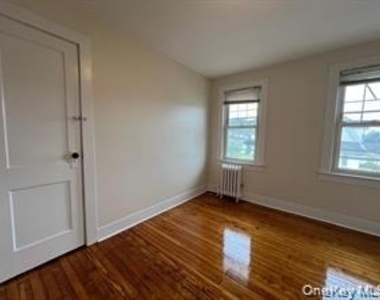 84 Rockaway Parkway - Photo Thumbnail 5