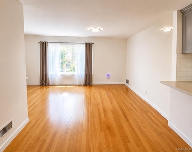 5708 260th Street - Photo Thumbnail 5