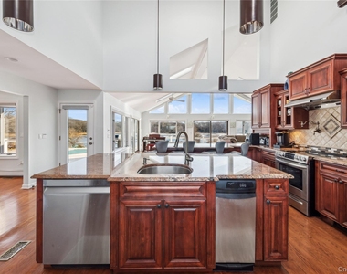 1205 Lake Drive - Photo Thumbnail 7