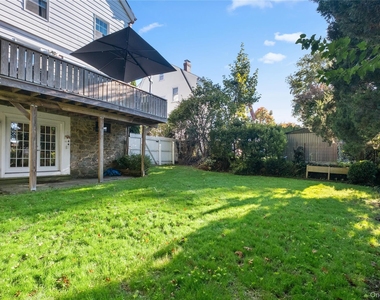 331 Stanley Avenue - Photo Thumbnail 14