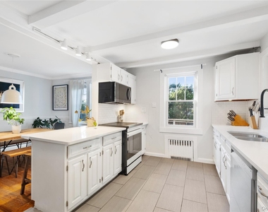 331 Stanley Avenue - Photo Thumbnail 3