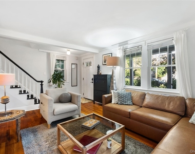 331 Stanley Avenue - Photo Thumbnail 1