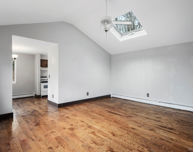 689 S Mountain Road - Photo Thumbnail 6