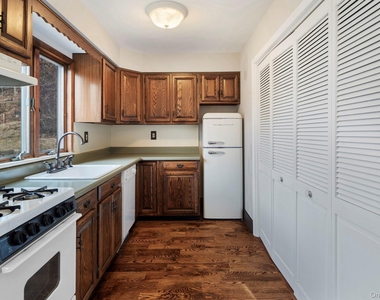 689 S Mountain Road - Photo Thumbnail 11