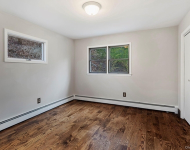 689 S Mountain Road - Photo Thumbnail 13