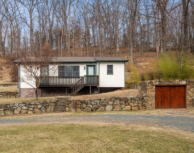 689 S Mountain Road - Photo Thumbnail 1