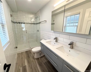 195 Park Avenue - Photo Thumbnail 12