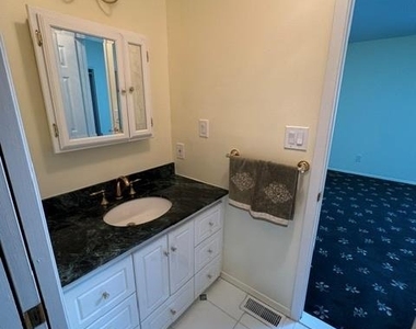 21 Sandy Hill Road - Photo Thumbnail 11
