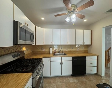 21 Sandy Hill Road - Photo Thumbnail 3