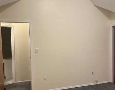 201 Butler Boulevard - Photo Thumbnail 4