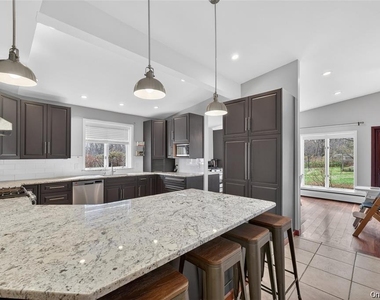 155 Roselawn Road - Photo Thumbnail 6