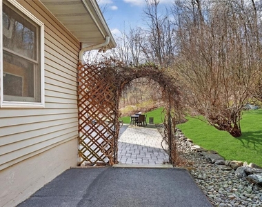 155 Roselawn Road - Photo Thumbnail 36