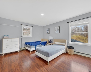 155 Roselawn Road - Photo Thumbnail 21