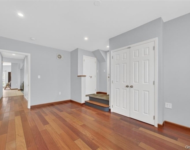 155 Roselawn Road - Photo Thumbnail 16