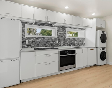 157 N Washington Street - Photo Thumbnail 10
