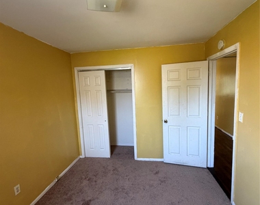93-20 197th Street - Photo Thumbnail 3