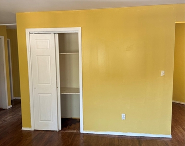 93-20 197th Street - Photo Thumbnail 7
