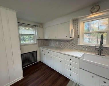 1290 Lakes Road - Photo Thumbnail 8