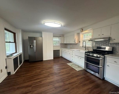 1290 Lakes Road - Photo Thumbnail 5