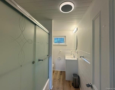 1290 Lakes Road - Photo Thumbnail 15