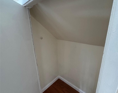171-30 111th Avenue - Photo Thumbnail 2