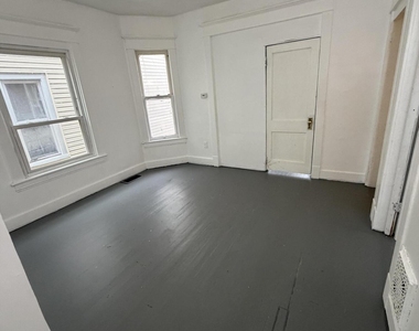 82 Robinson Street - Photo Thumbnail 3