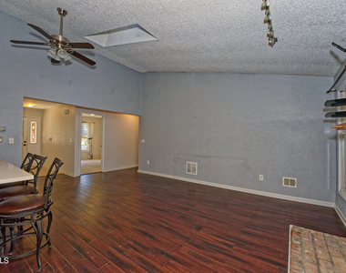 638 Top Ridge Drive - Photo Thumbnail 5