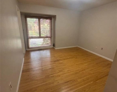449 Willowbrook Drive - Photo Thumbnail 6