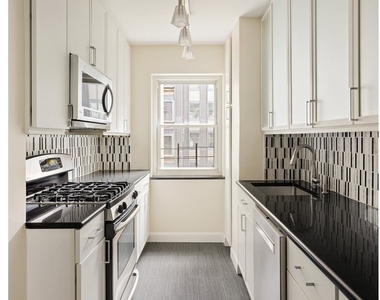 345 E 56th Street - Photo Thumbnail 8