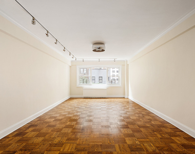 345 E 56th Street - Photo Thumbnail 3