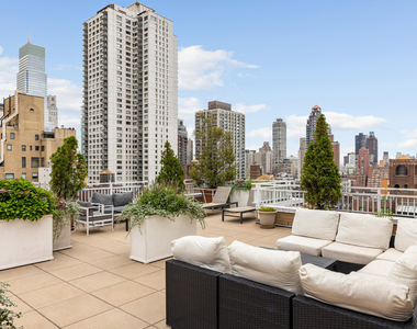 345 E 56th Street - Photo Thumbnail 17
