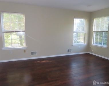 107 Amy Drive - Photo Thumbnail 21