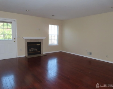 107 Amy Drive - Photo Thumbnail 24