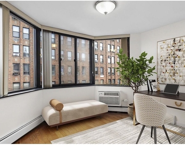 4 W 104th Street - Photo Thumbnail 5